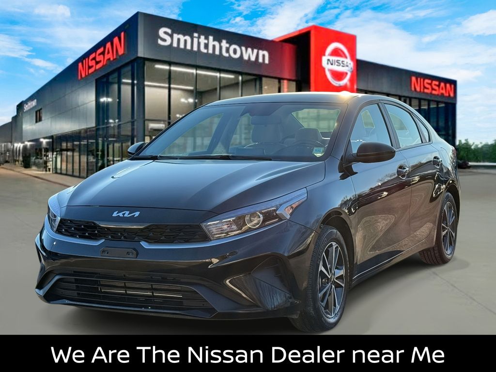 2023 Kia Forte LXS Image 1 of 30