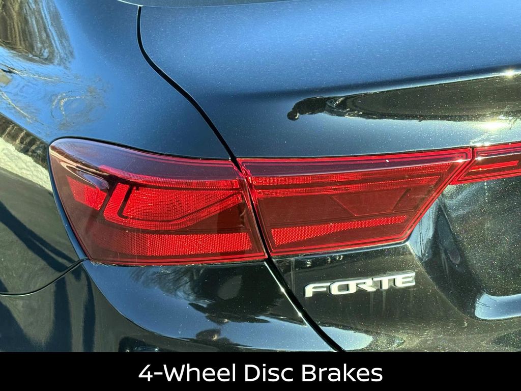 2023 Kia Forte LXS Image 28 of 30