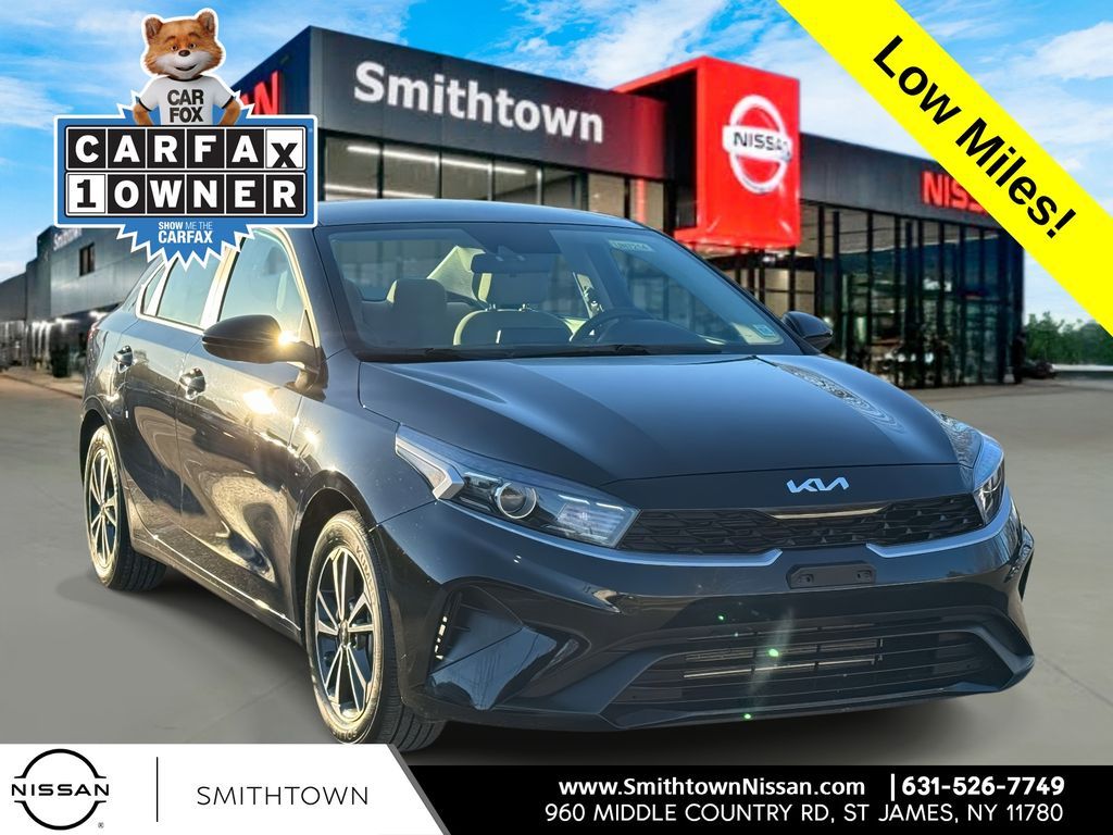 2023 Kia Forte LXS Image 4 of 30