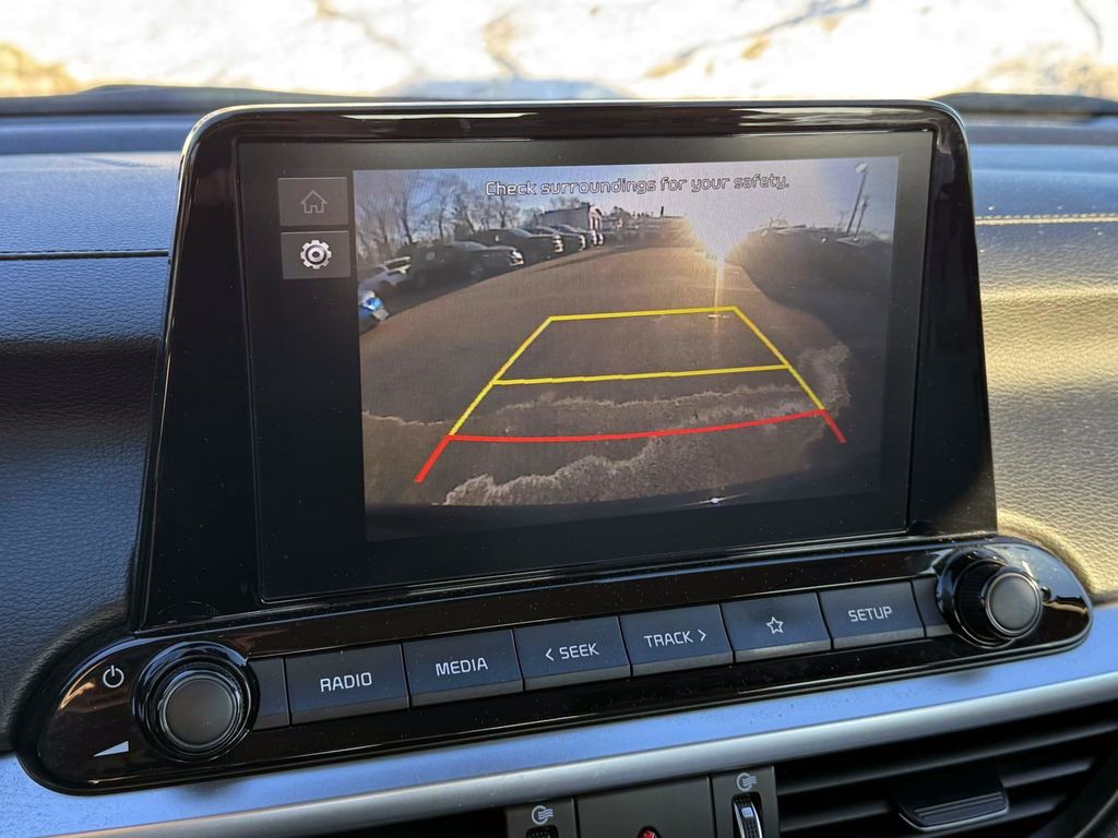 2023 Kia Forte LXS Image 12 of 30