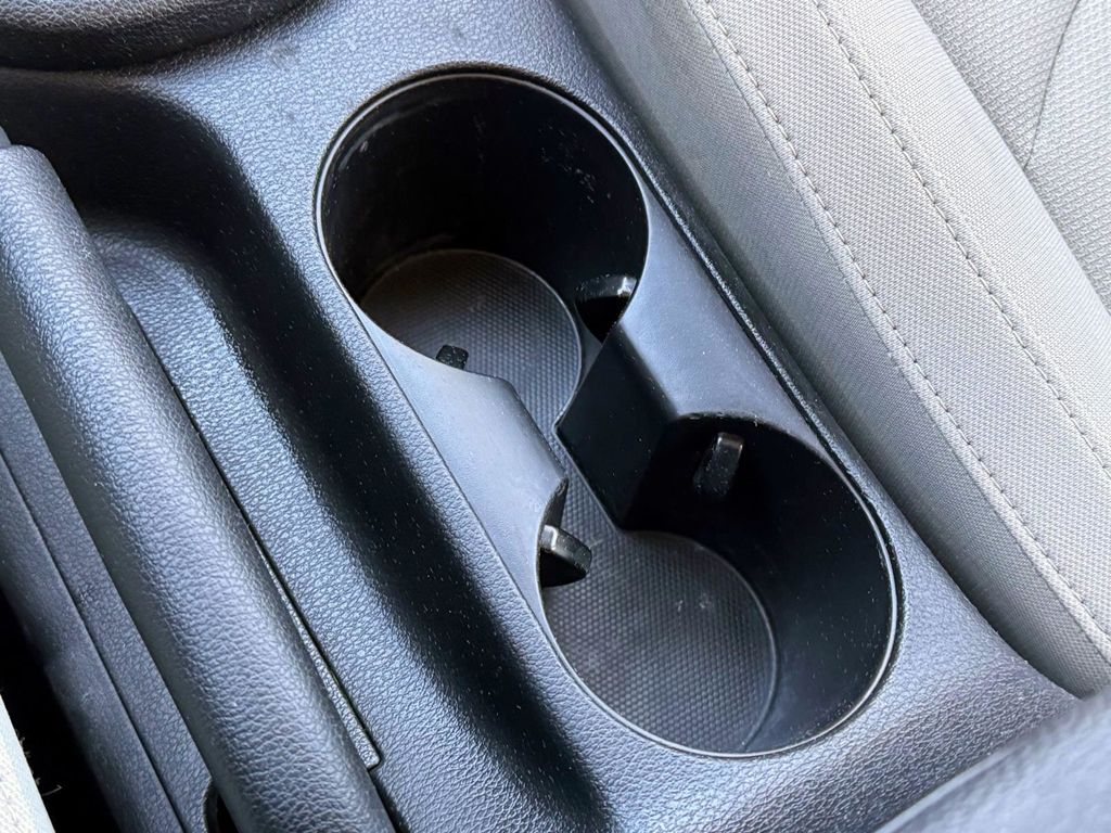 2023 Kia Forte LXS Image 14 of 30