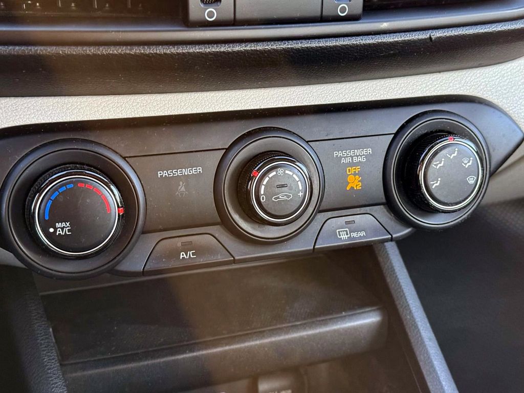 2023 Kia Forte LXS Image 30 of 30