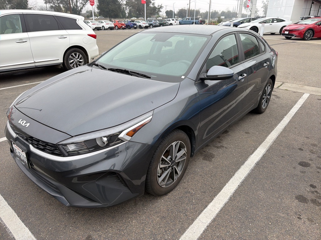 2023 Kia Forte LXS Image 1 of 2
