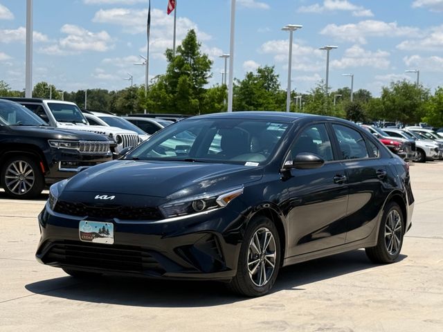2023 Kia Forte LXS Image 1 of 28