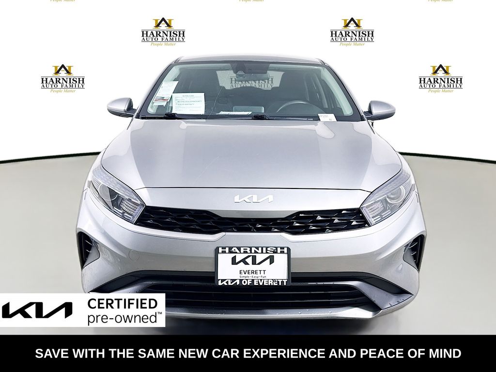 2023 Kia Forte LXS Image 2 of 33