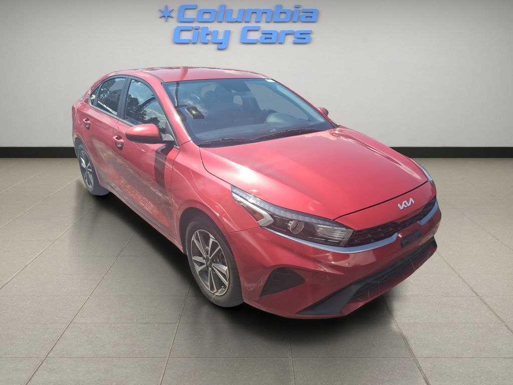 2023 Kia Forte LXS Image 3 of 21