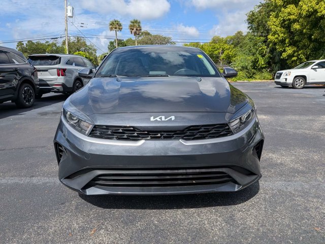 2023 Kia Forte LXS Image 2 of 17