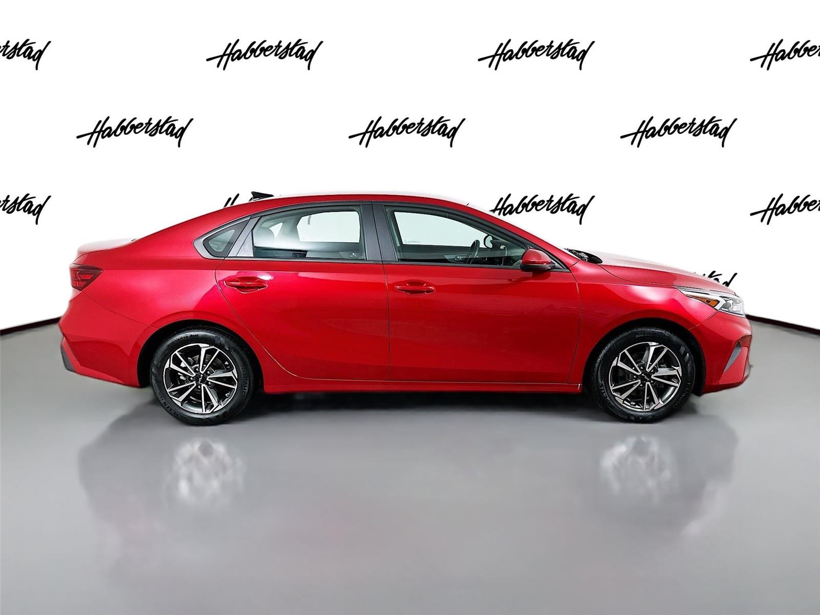 2023 Kia Forte LXS Image 7 of 34