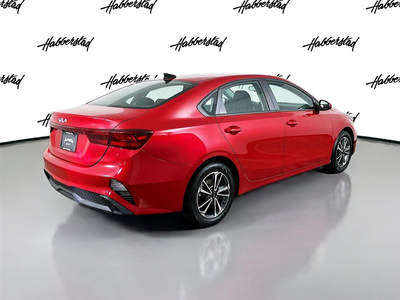 2023 Kia Forte LXS Image 8 of 34