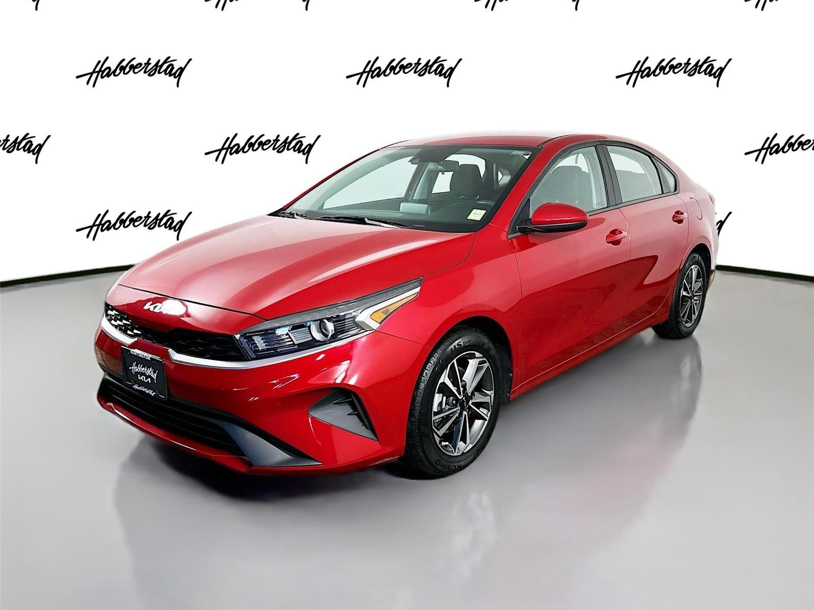 2023 Kia Forte LXS Image 2 of 34