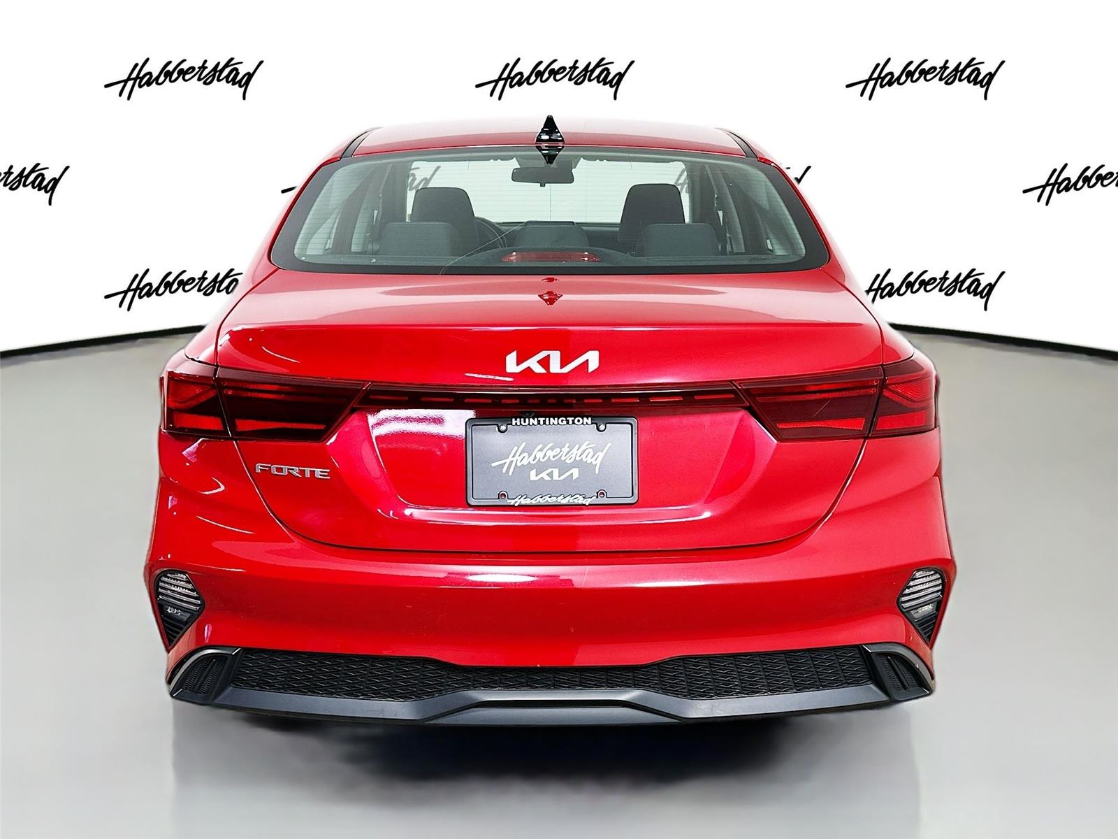 2023 Kia Forte LXS Image 9 of 34