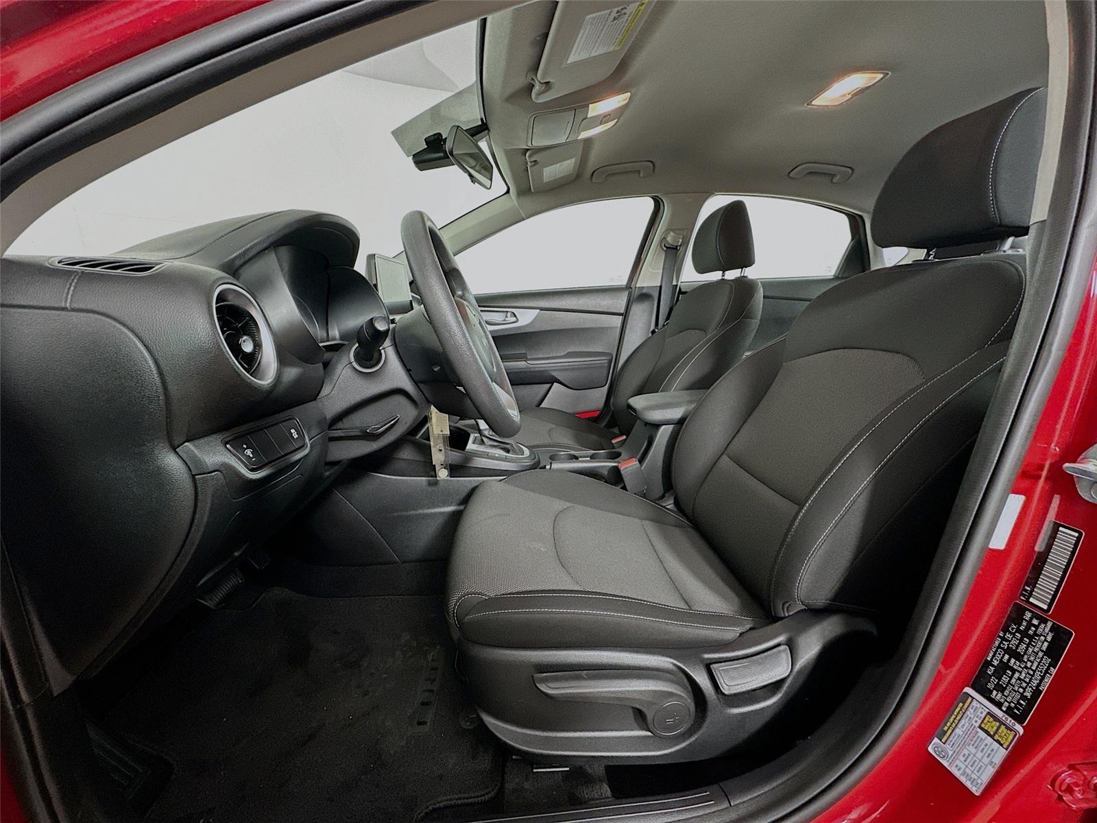 2023 Kia Forte LXS Image 17 of 34