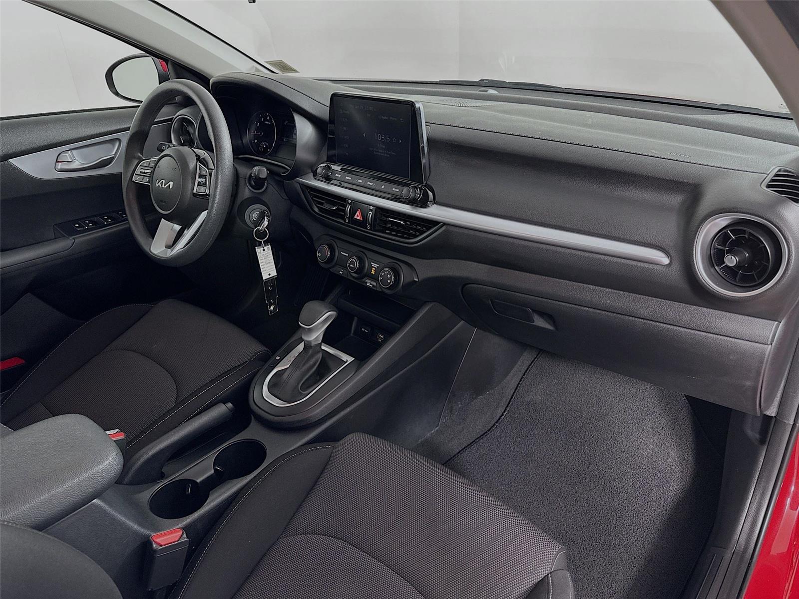 2023 Kia Forte LXS Image 18 of 34