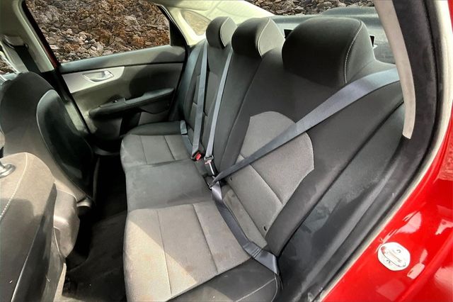 2023 Kia Forte LXS Image 9 of 32