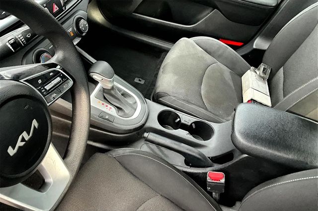 2023 Kia Forte LXS Image 21 of 32