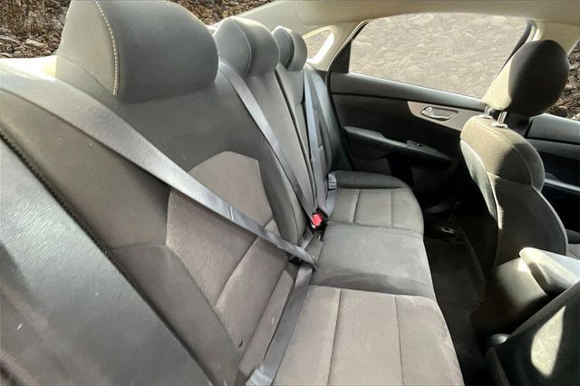 2023 Kia Forte LXS Image 8 of 32