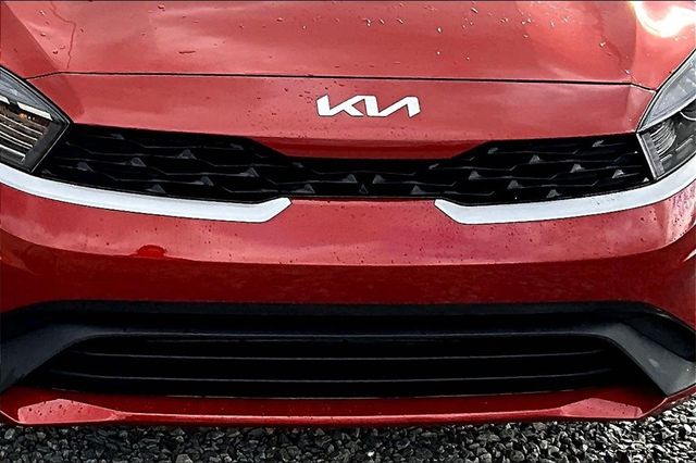 2023 Kia Forte LXS Image 31 of 32