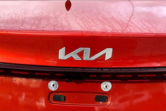 2023 Kia Forte LXS Image 29 of 32