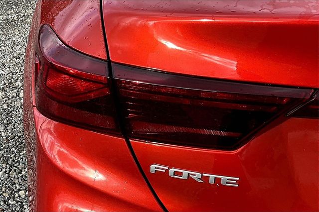 2023 Kia Forte LXS Image 30 of 32