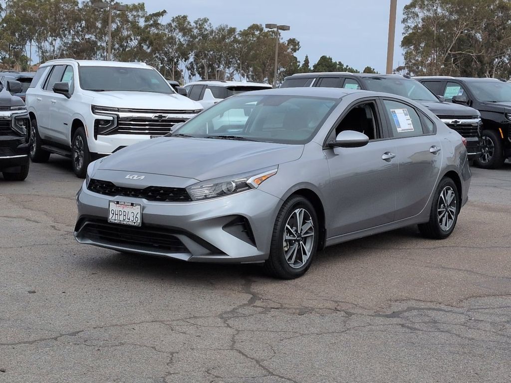 2023 Kia Forte LXS Image 1 of 36