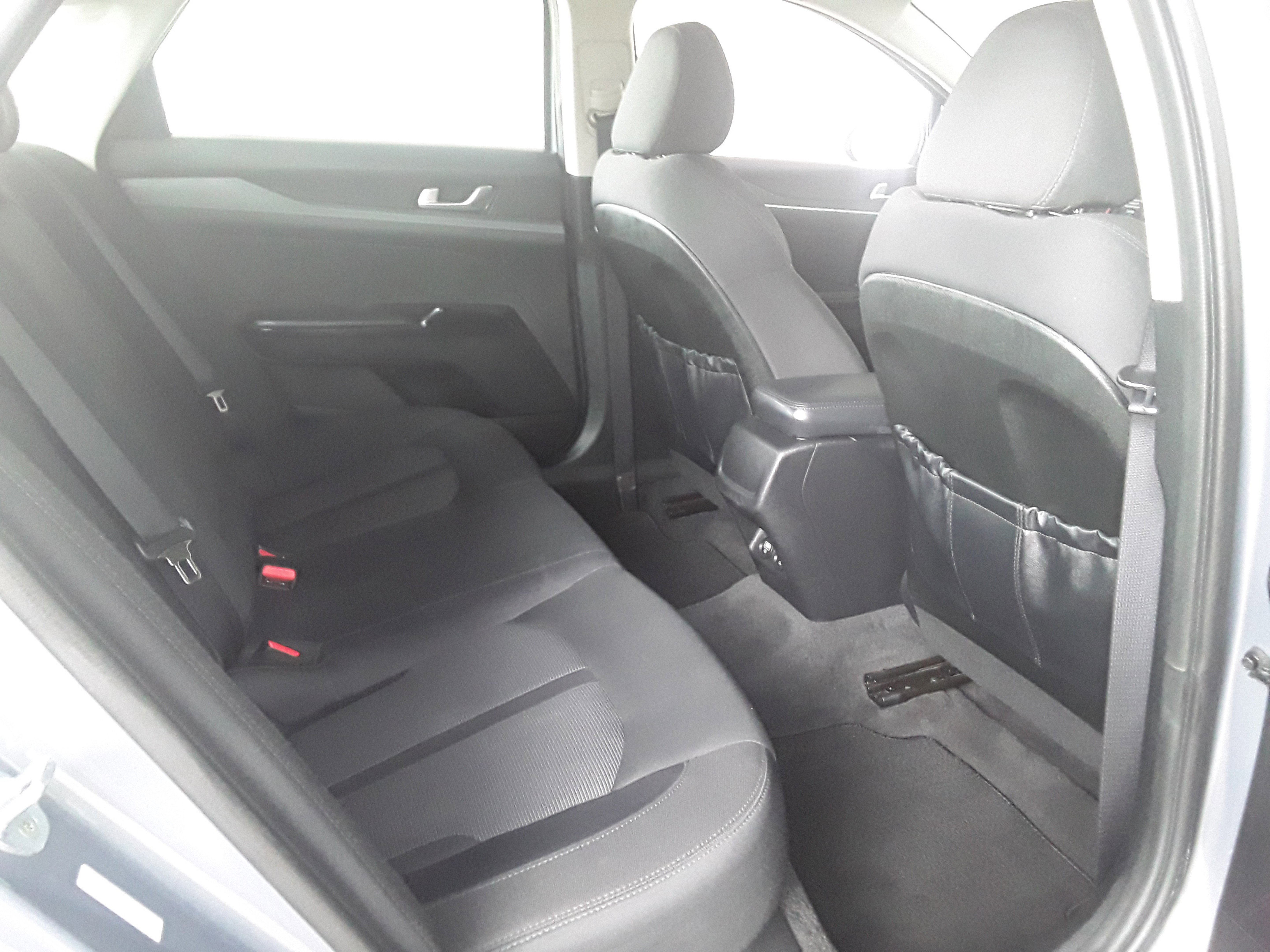 Vehicle image 10 of 14