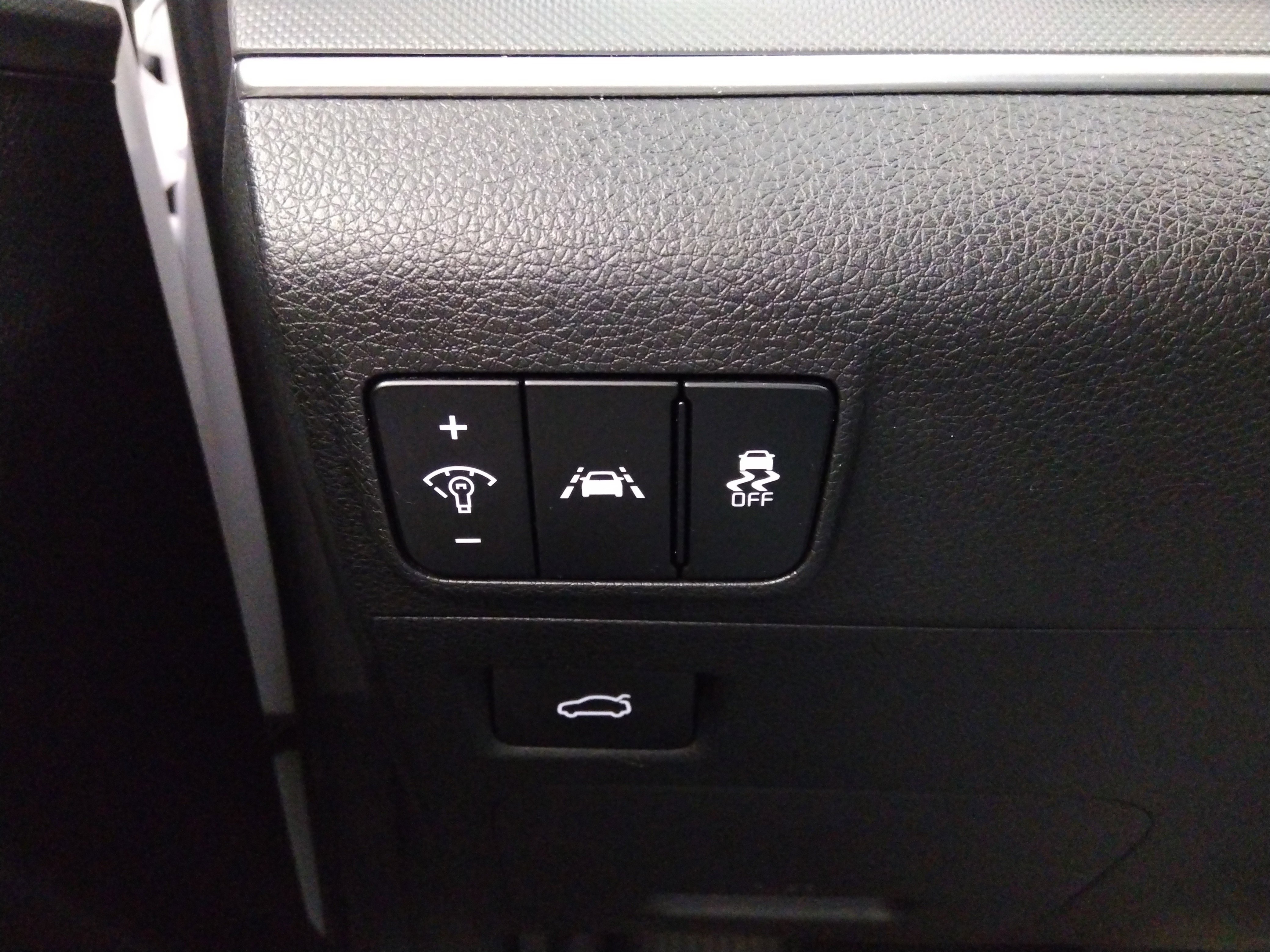 Vehicle image 20 of 22