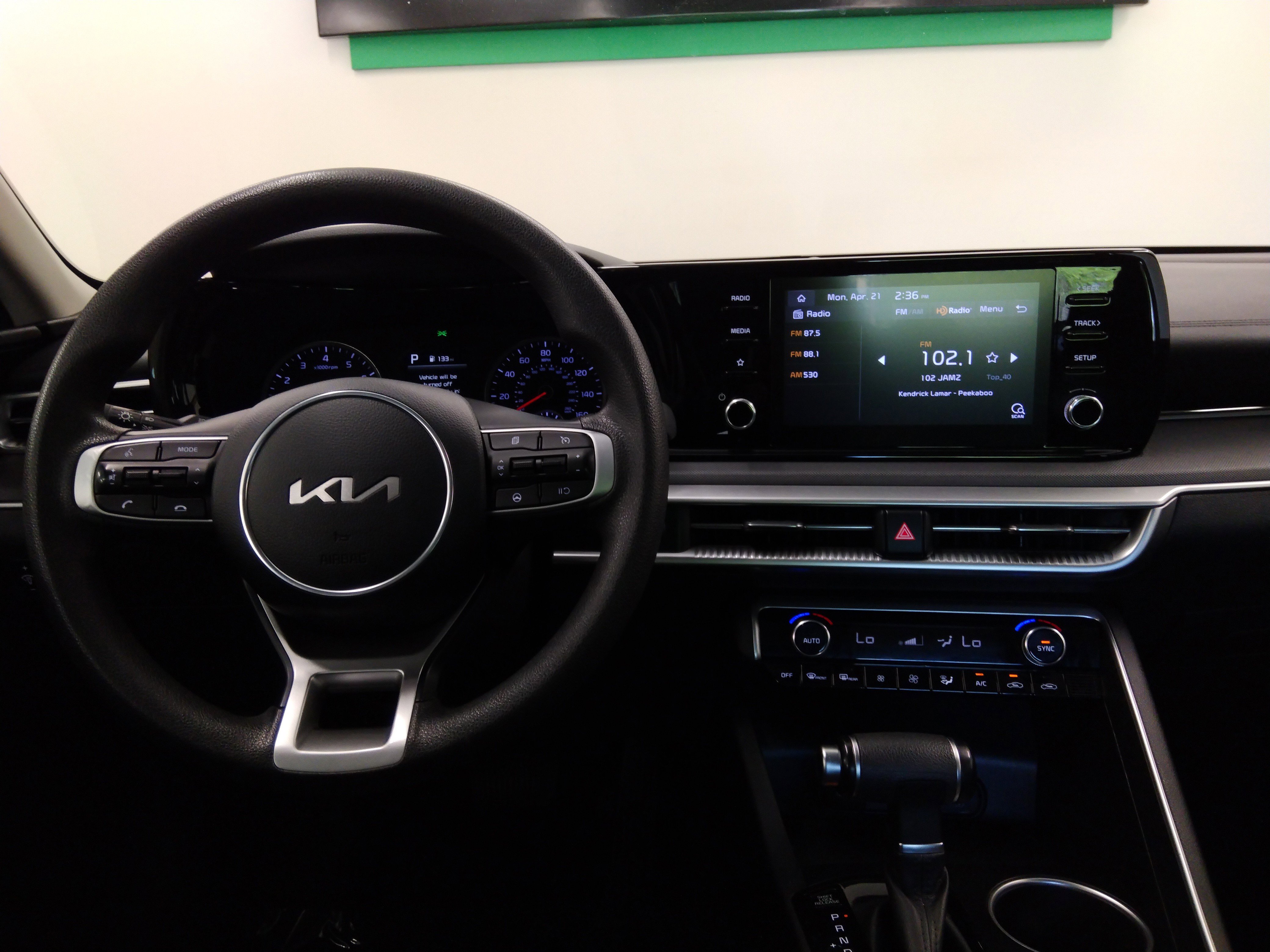 Vehicle image 9 of 22