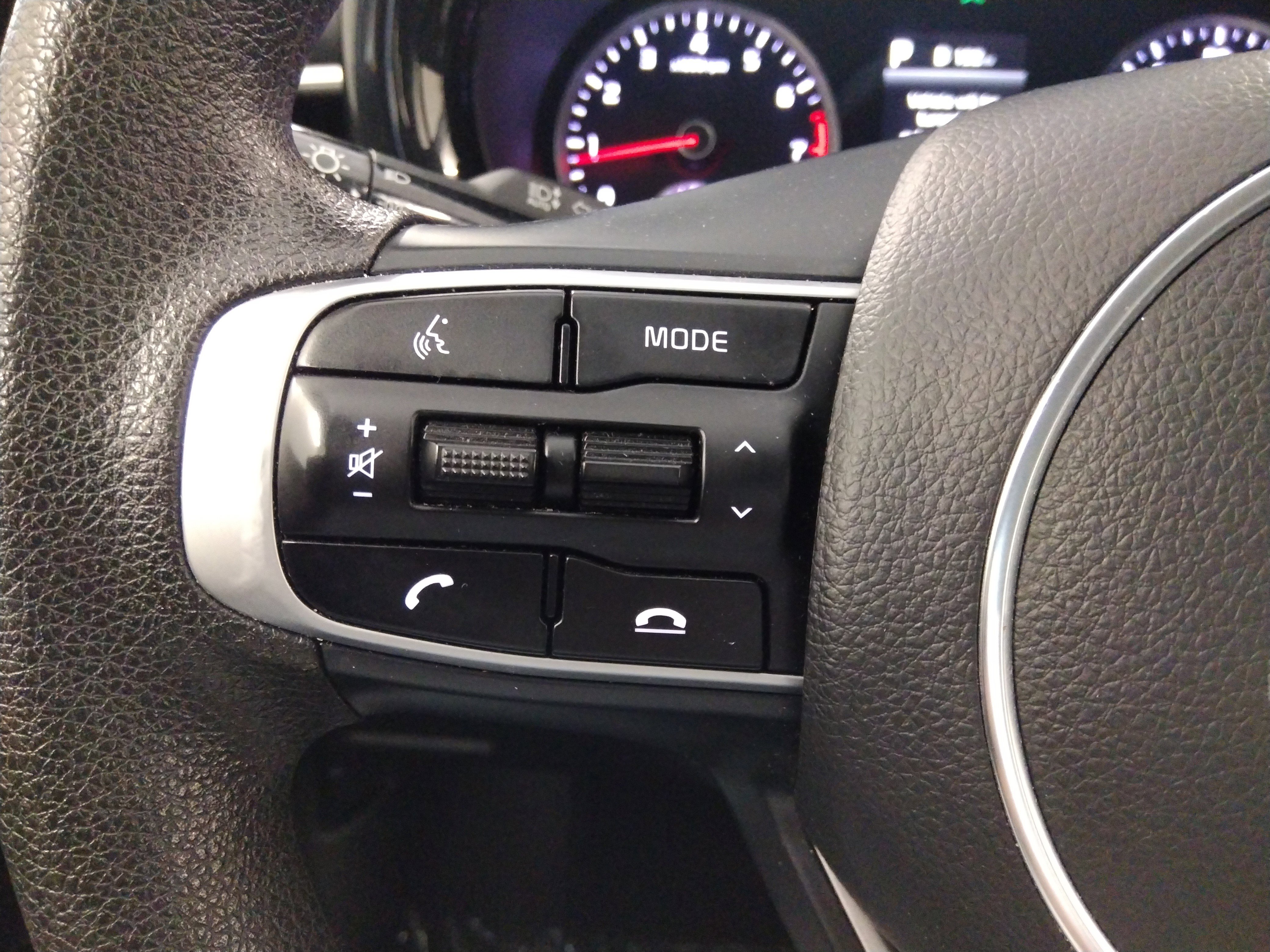 Vehicle image 17 of 22
