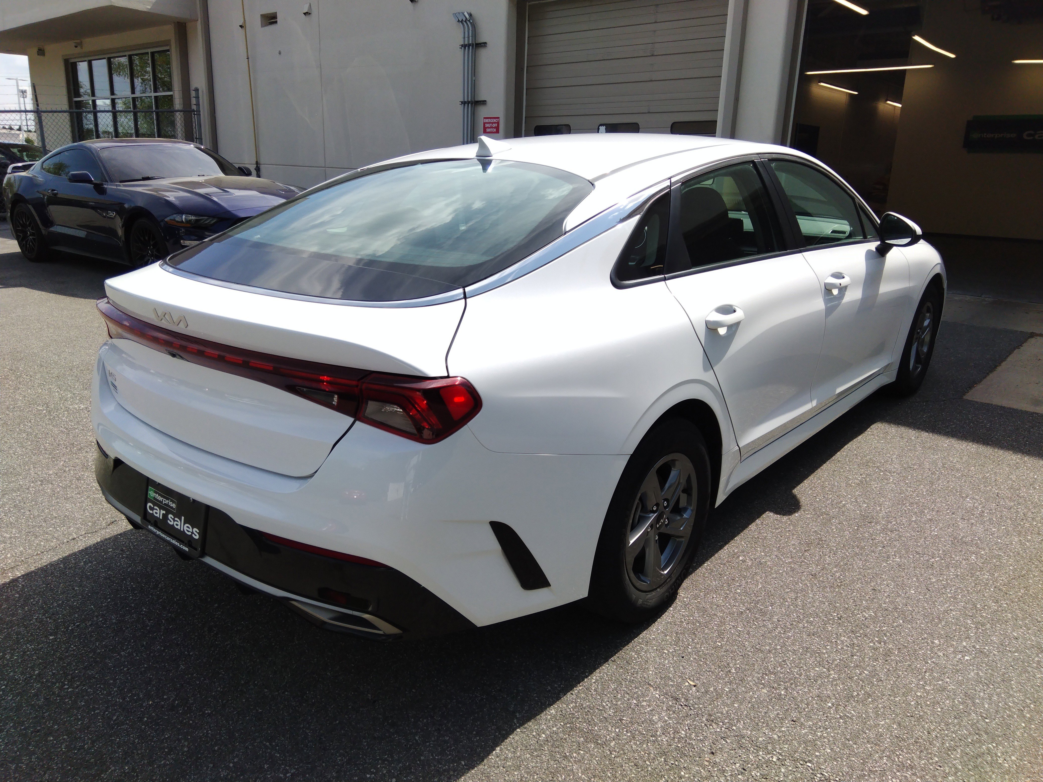 Vehicle image 3 of 22