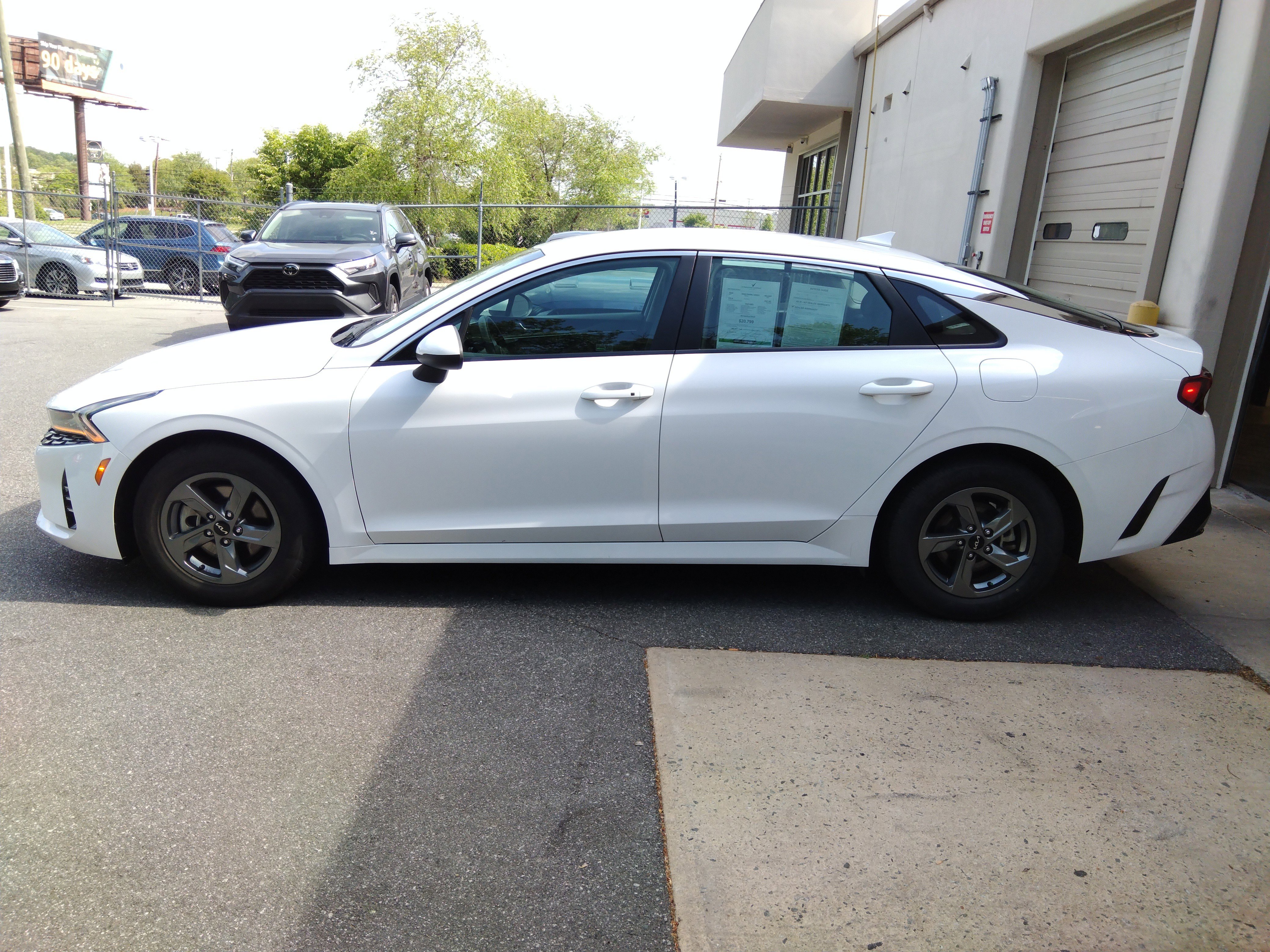 Vehicle image 4 of 22
