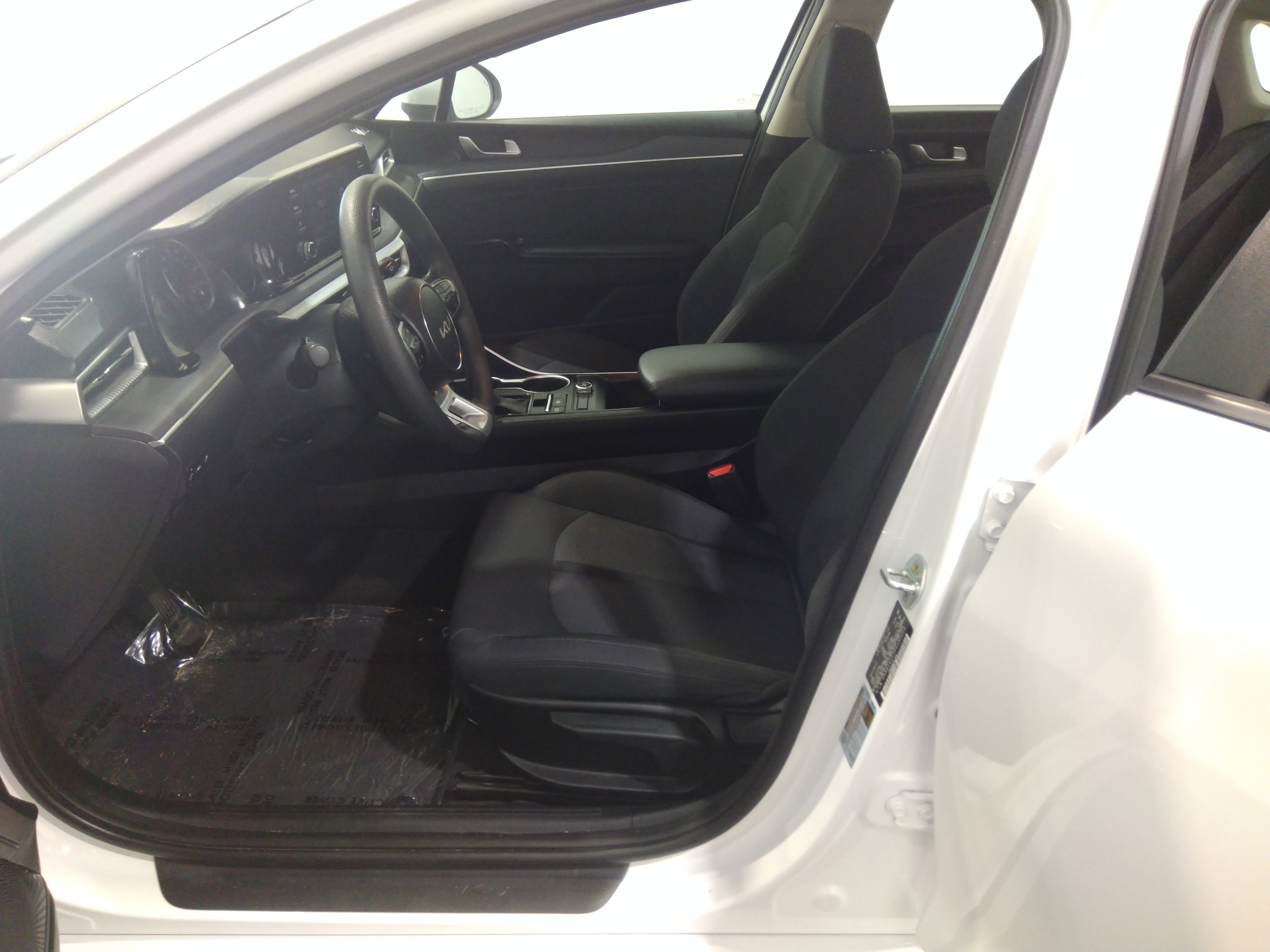 Vehicle image 7 of 23