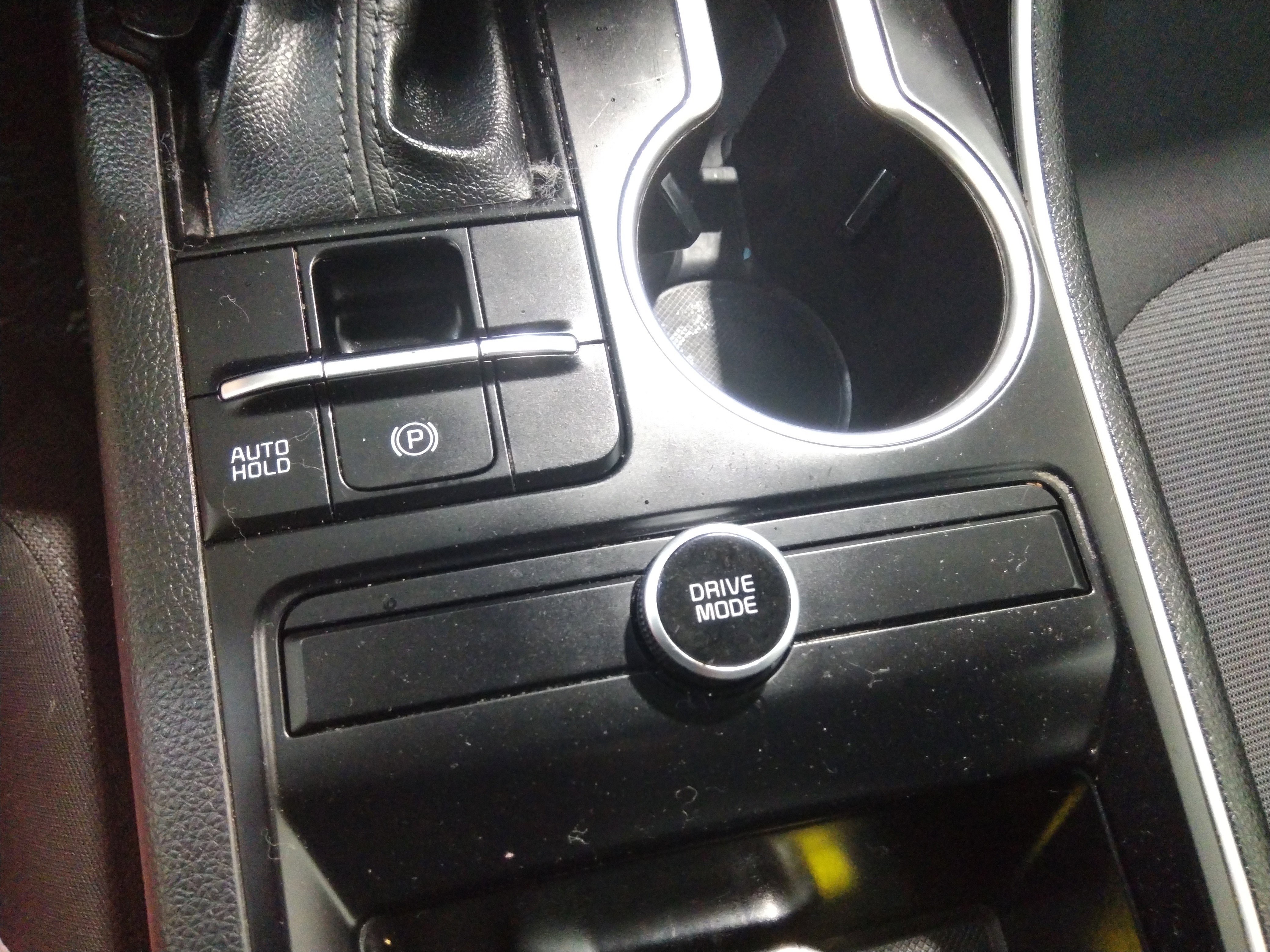 Vehicle image 18 of 23