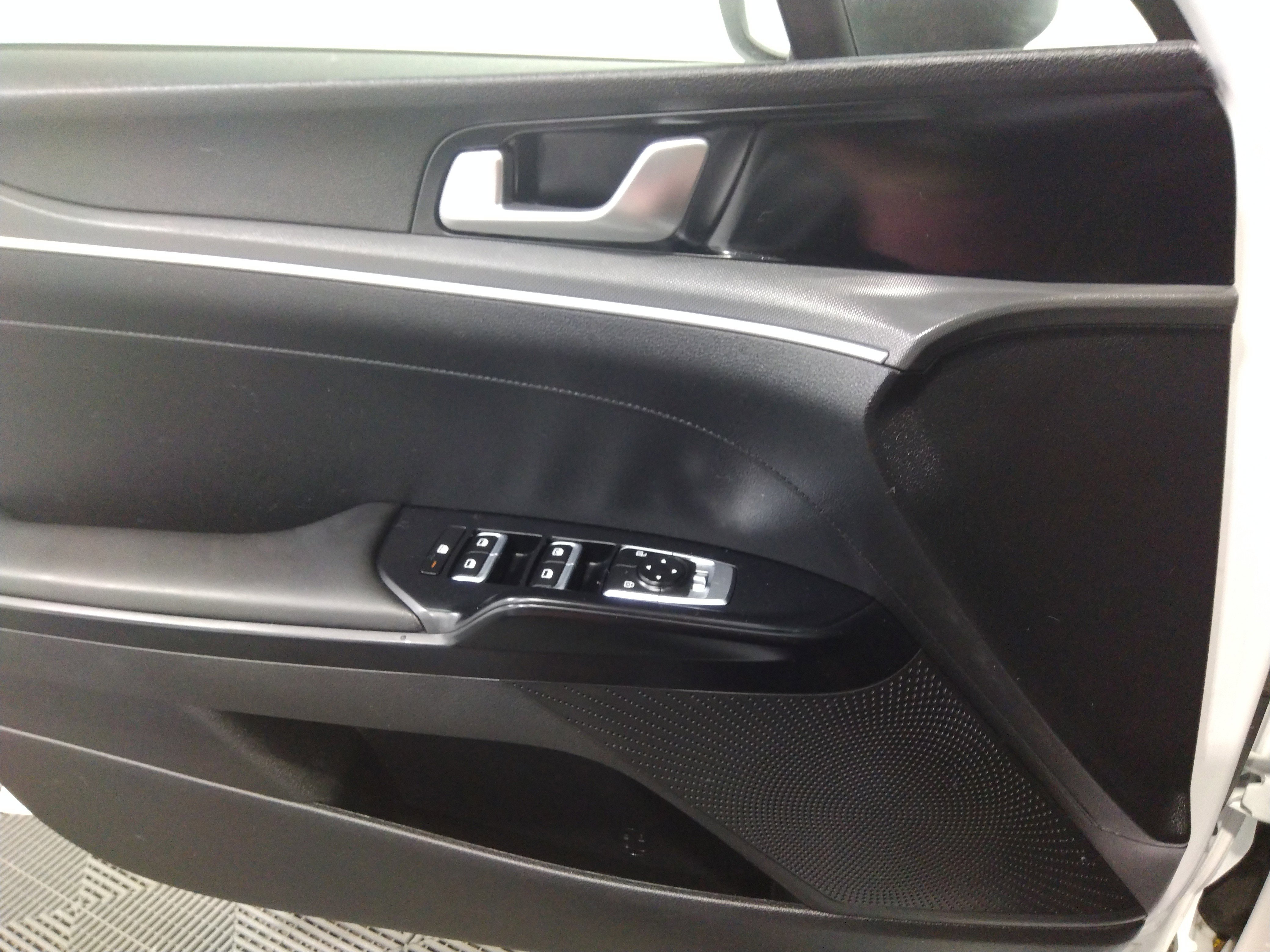Vehicle image 23 of 23
