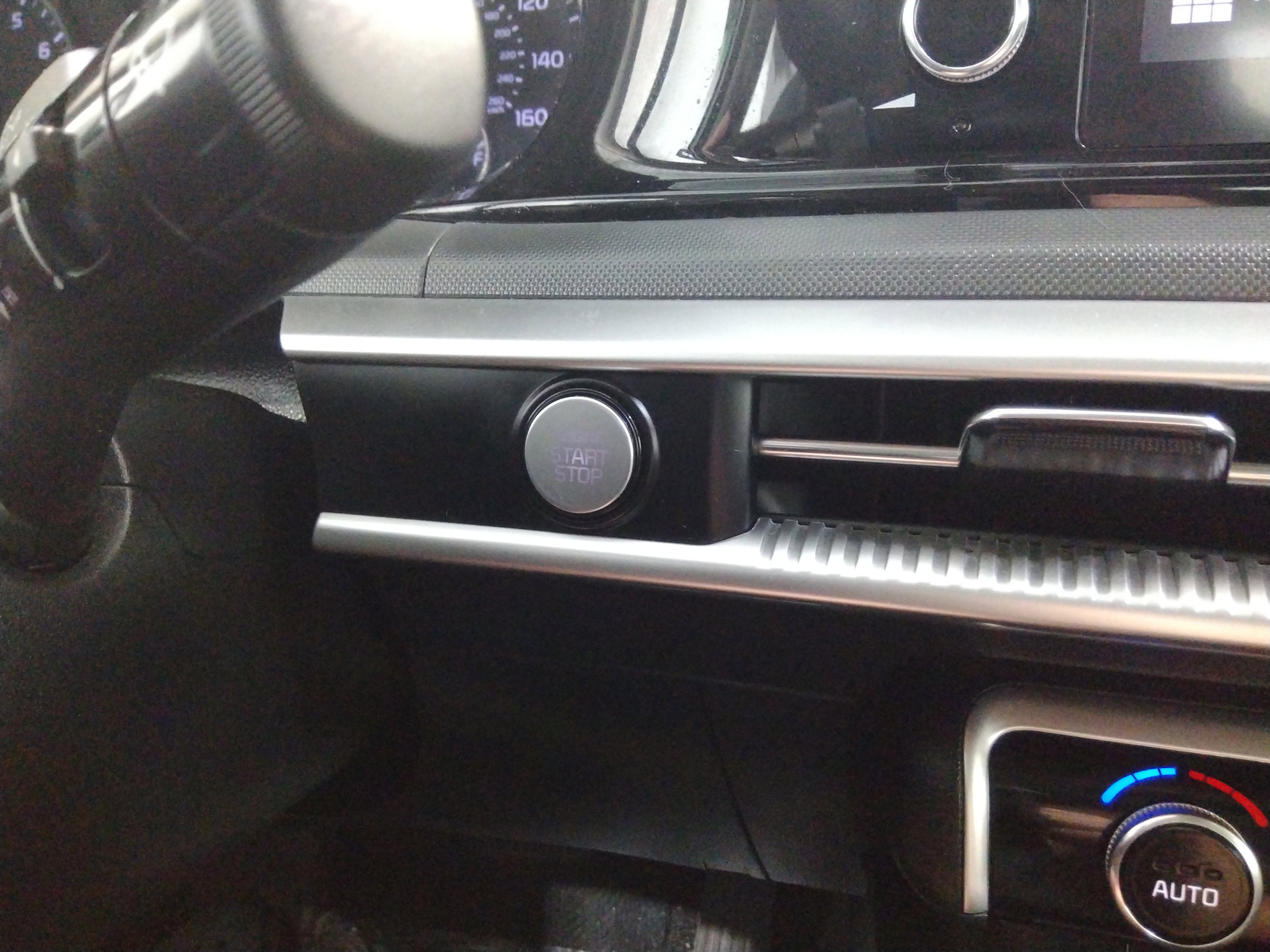 Vehicle image 17 of 23