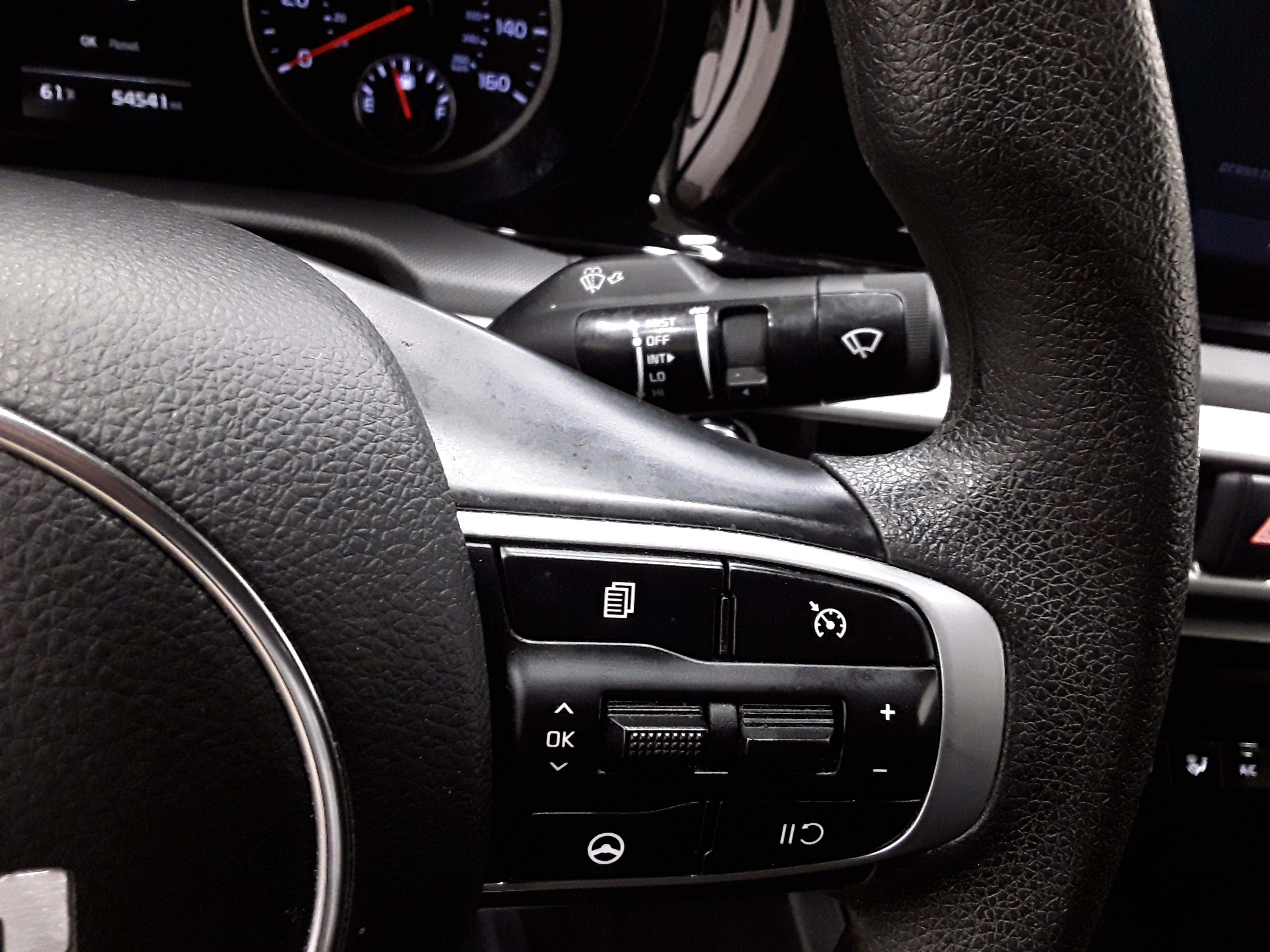 Vehicle image 17 of 23