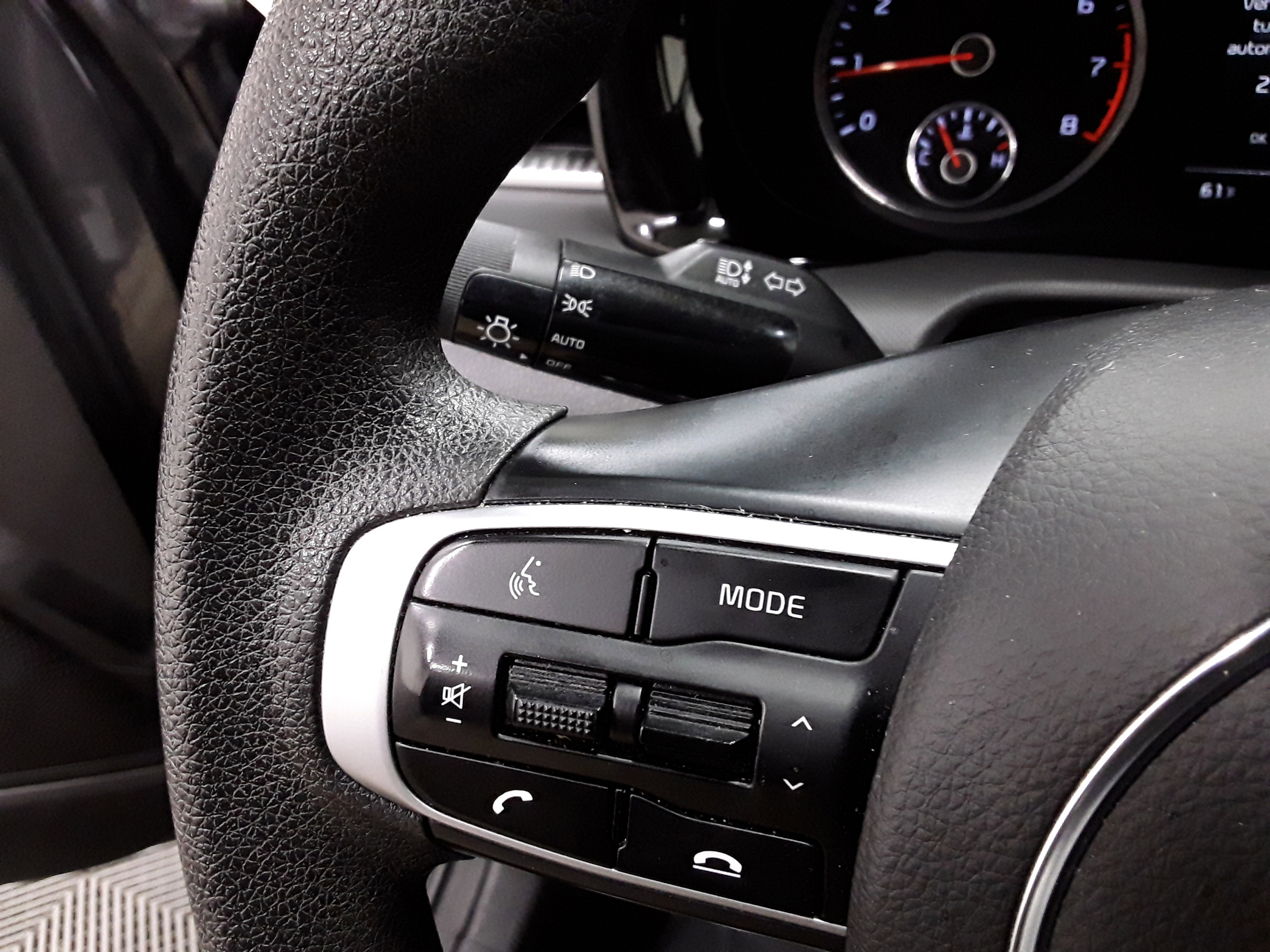 Vehicle image 16 of 23