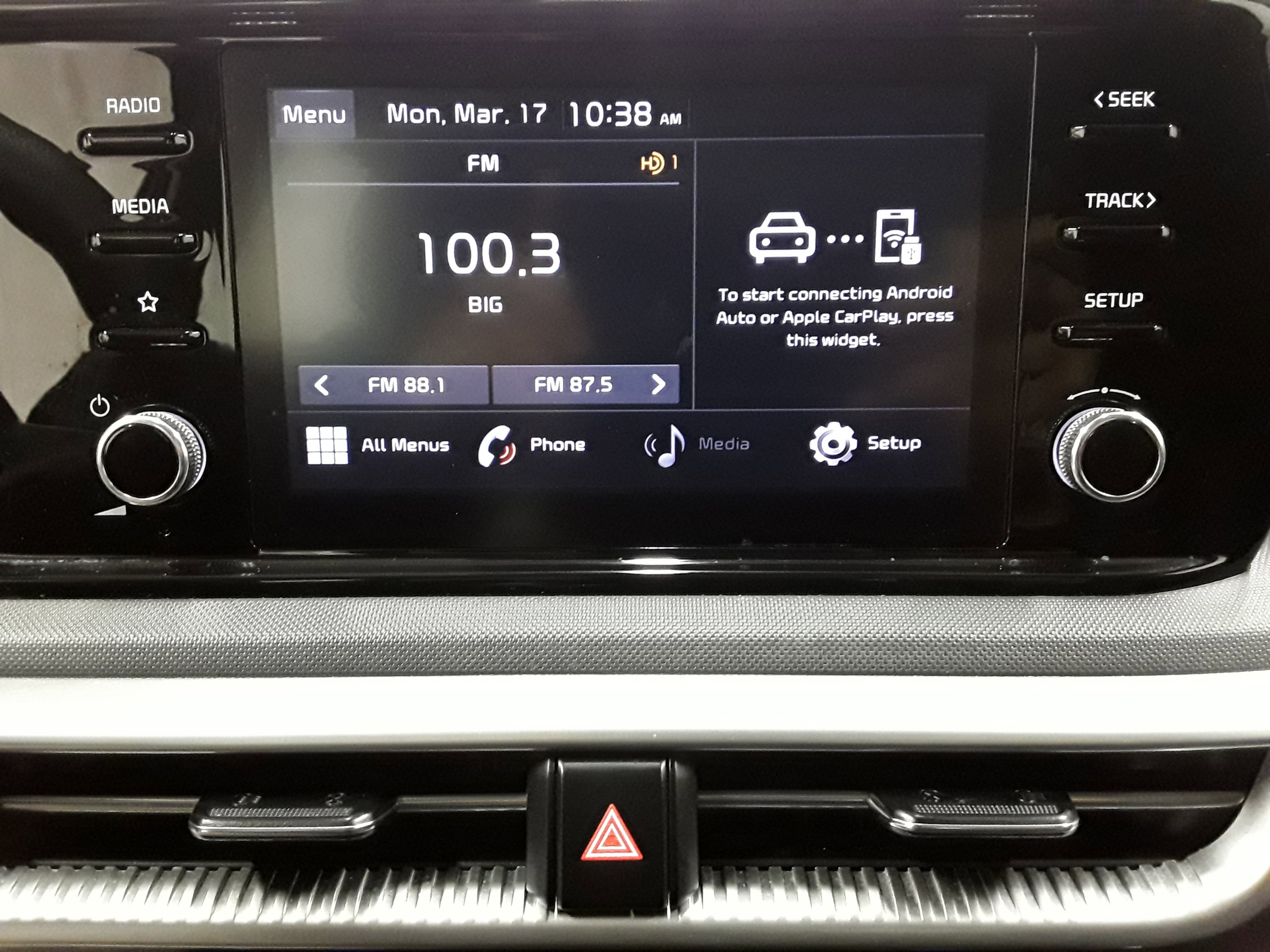 Vehicle image 14 of 23