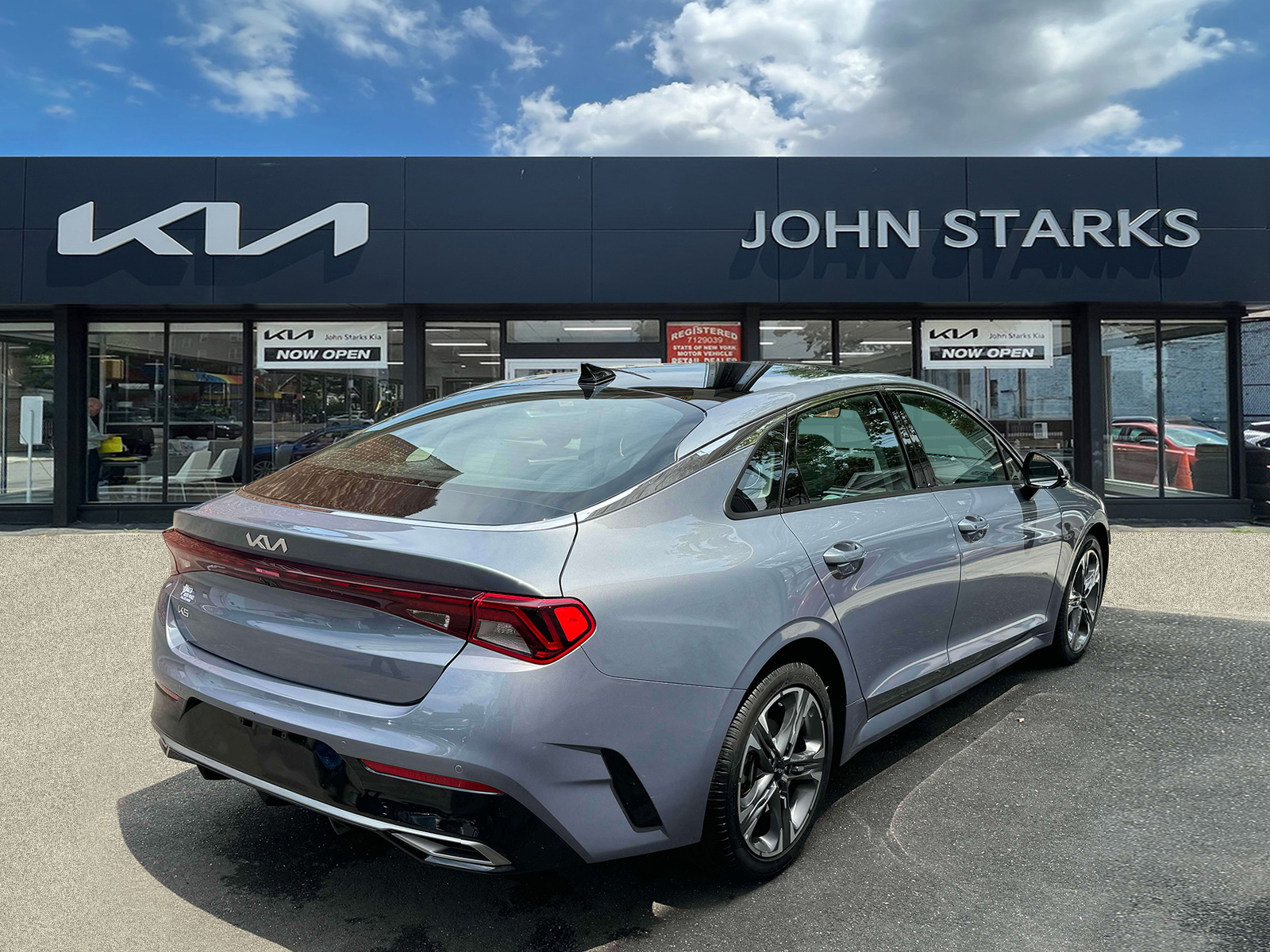 Vehicle image 4 of 30