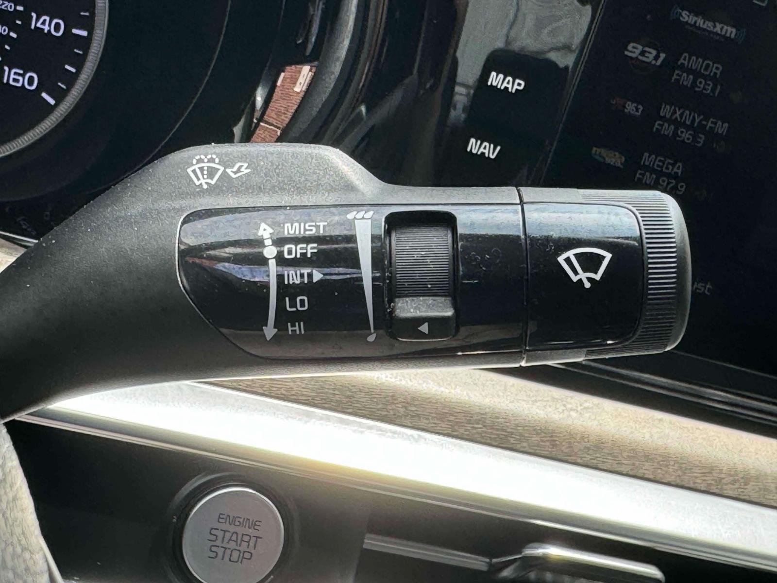 Vehicle image 28 of 30