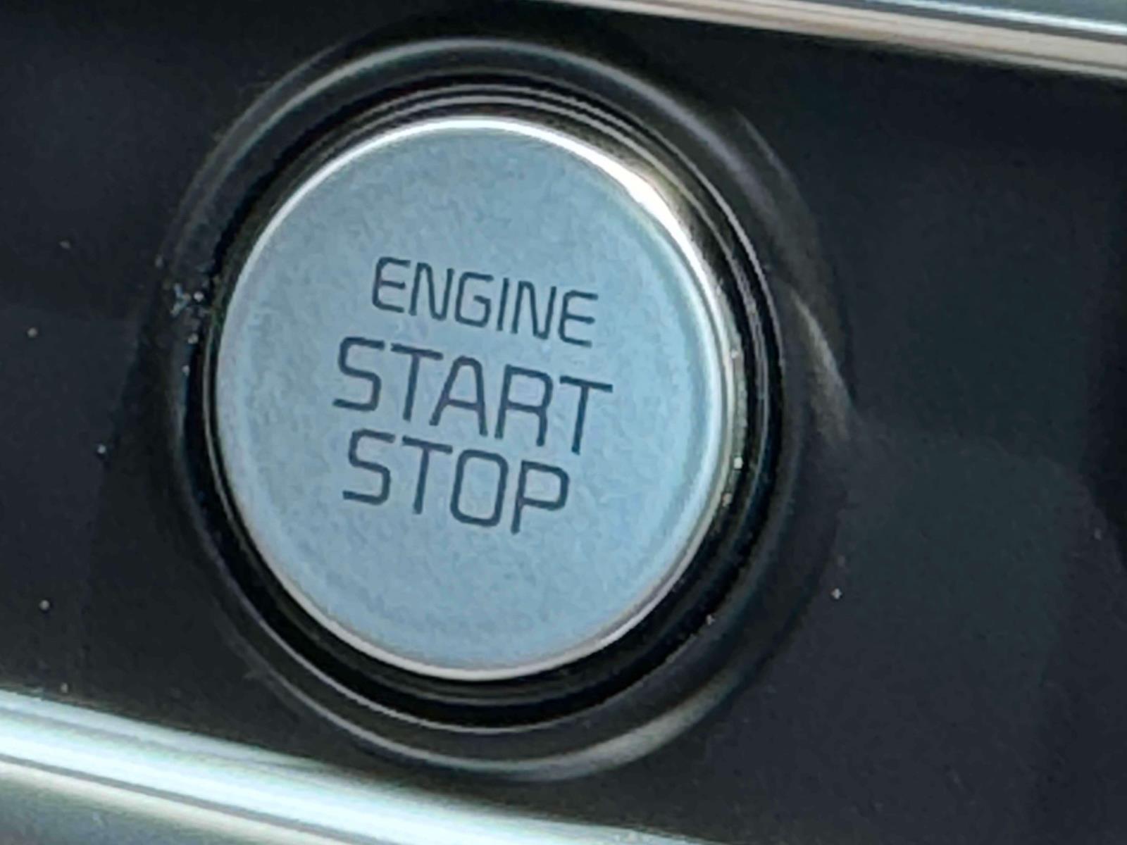 Vehicle image 17 of 30