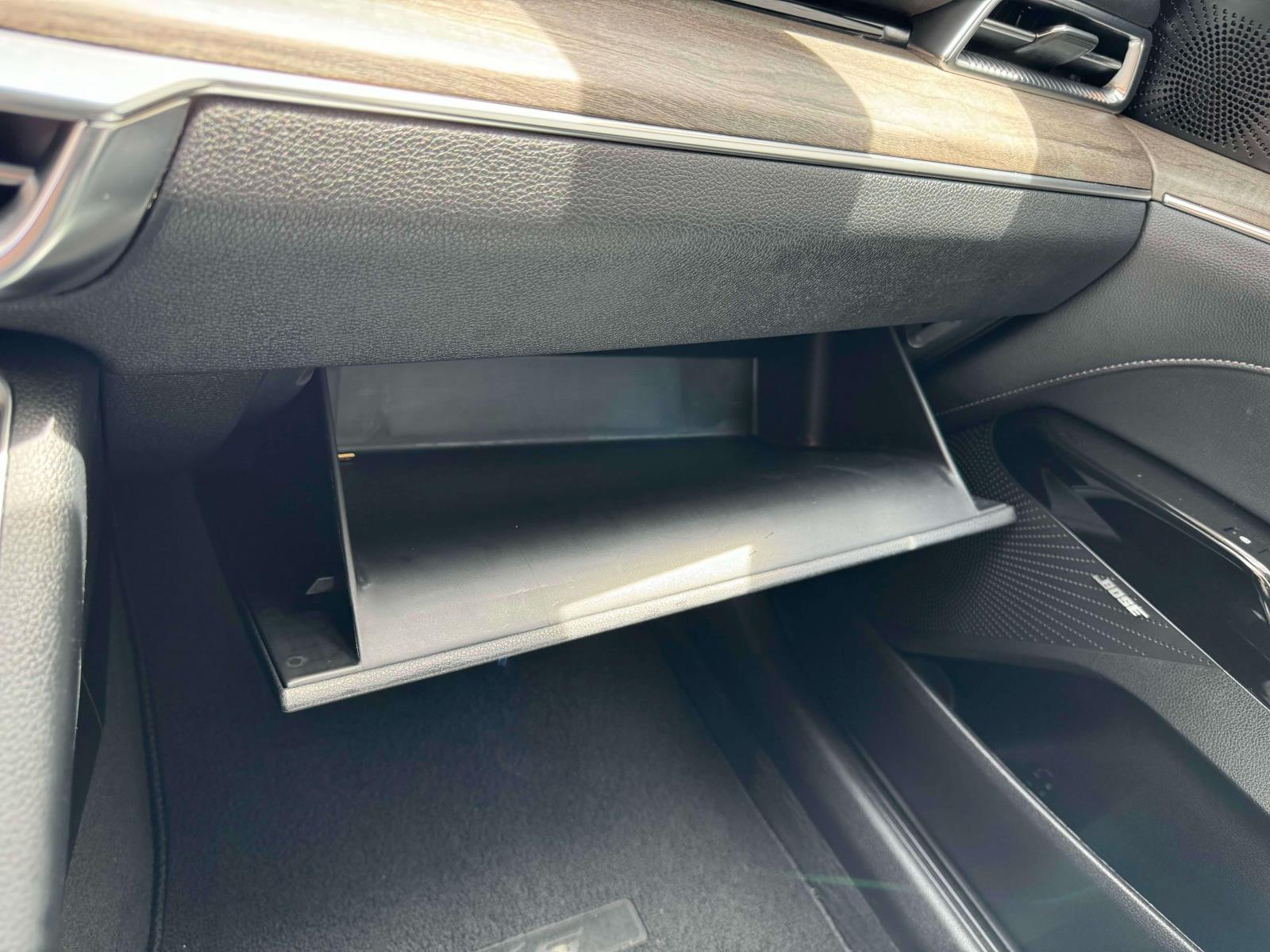 Vehicle image 26 of 30
