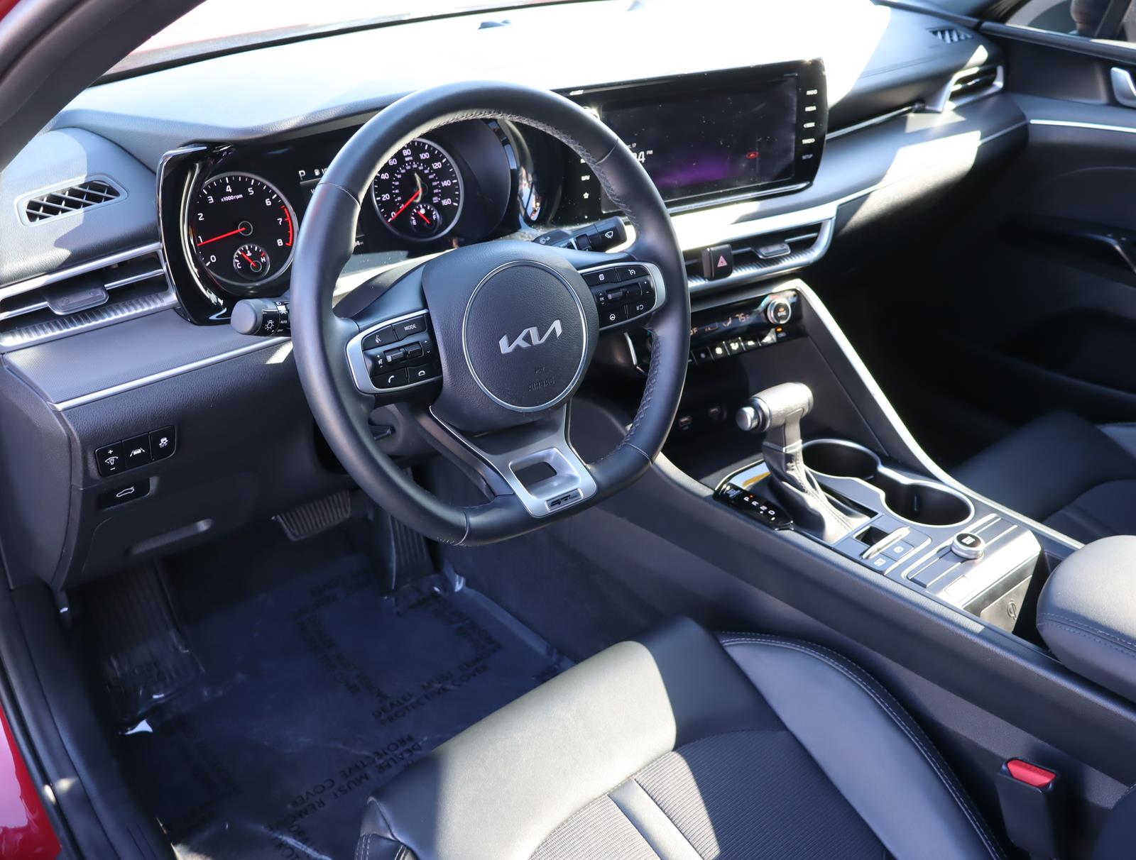 Vehicle image 14 of 15