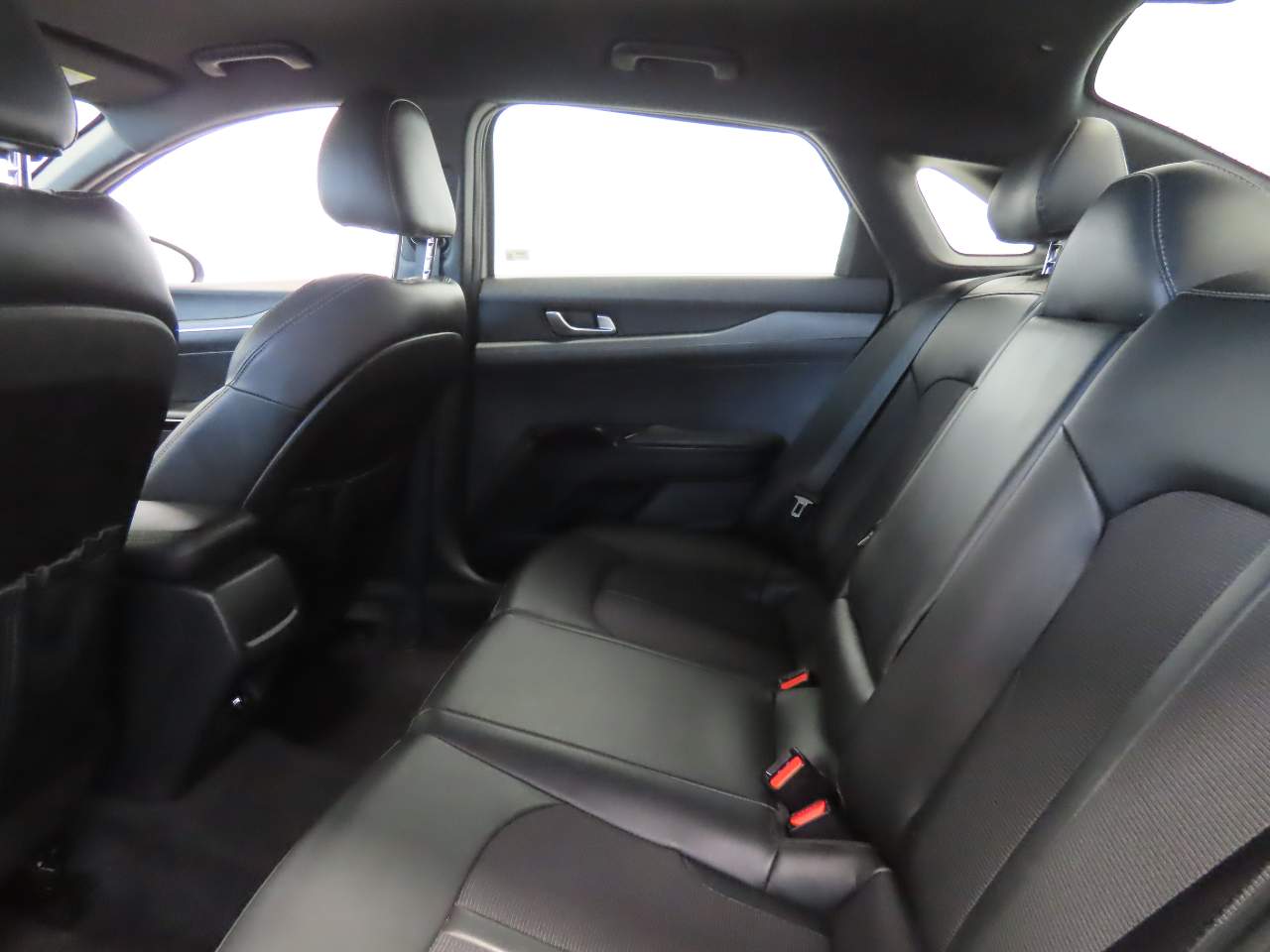 Vehicle image 7 of 17