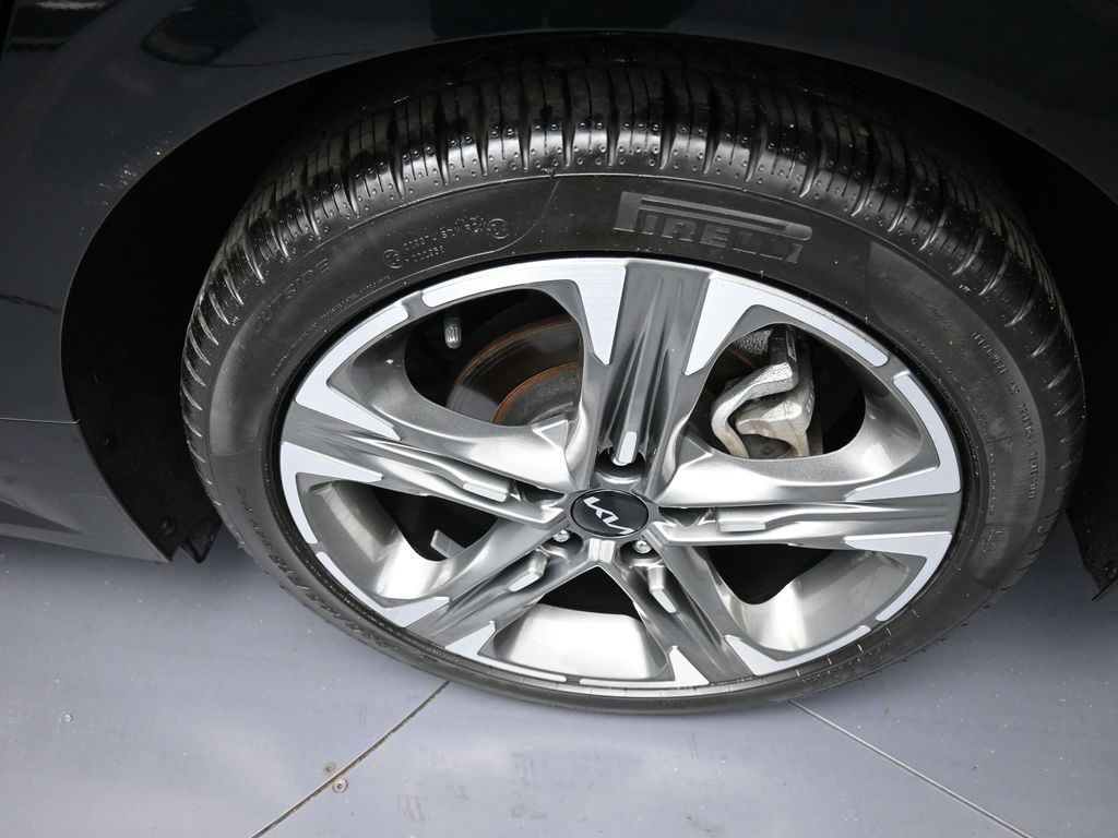 Vehicle image 35 of 49