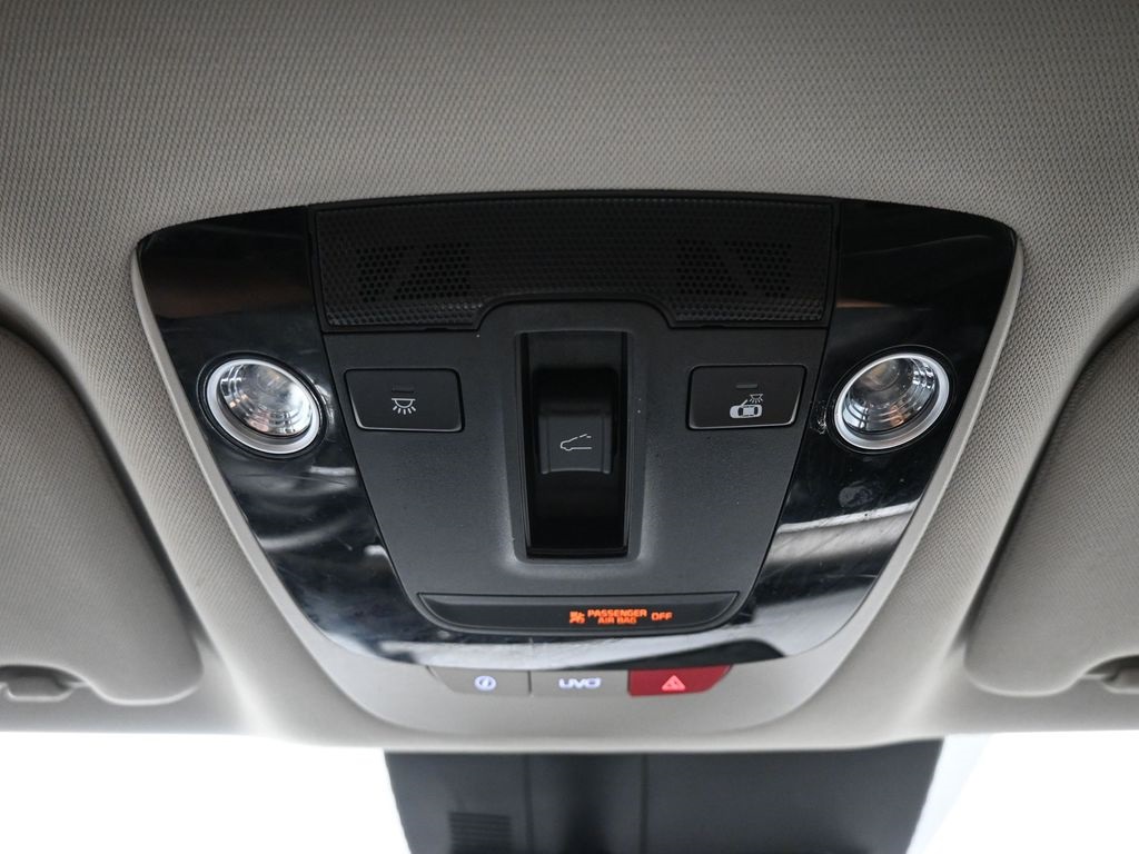 Vehicle image 37 of 49