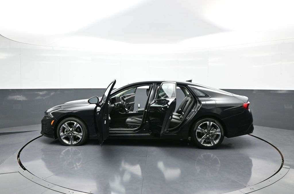 Vehicle image 30 of 49
