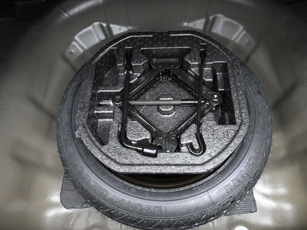 Vehicle image 43 of 49