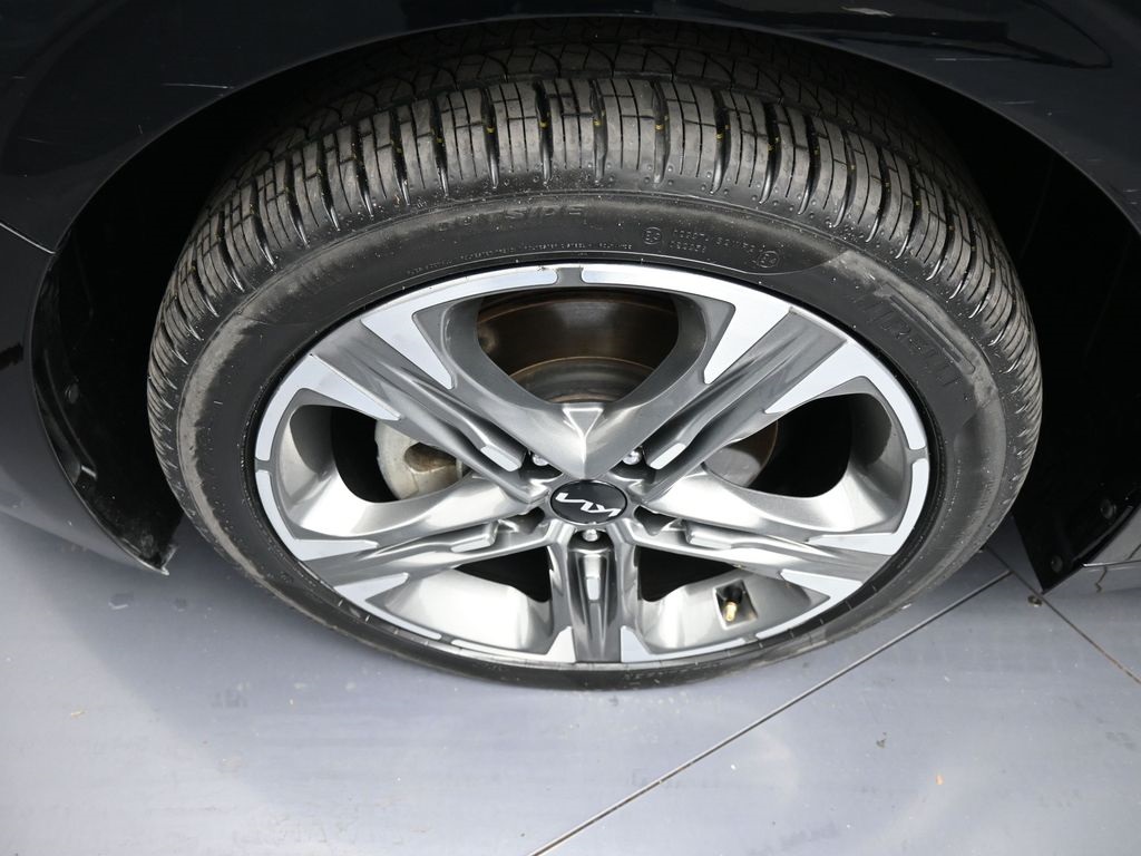 Vehicle image 34 of 49