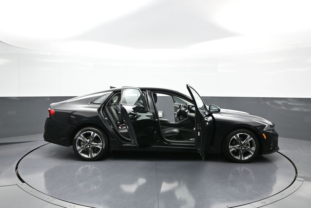 Vehicle image 47 of 49