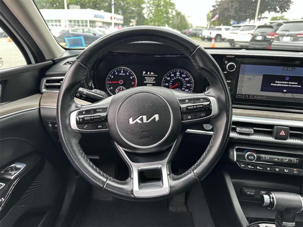 Vehicle image 12 of 33